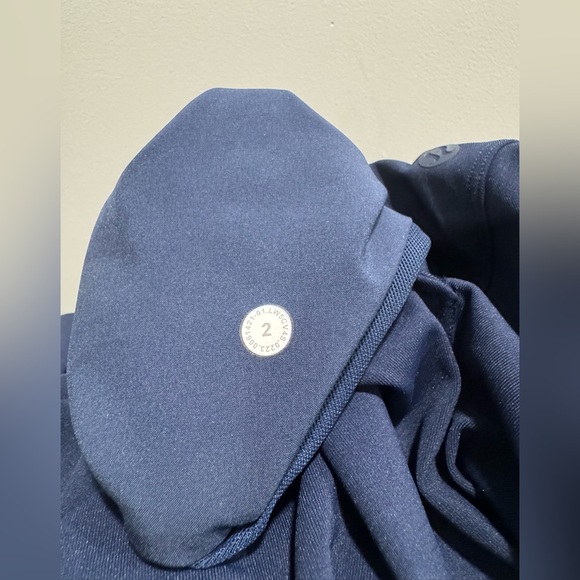 Like New! Lululemon Stretch HR Jogger *Full Length - Picture 5 of 7